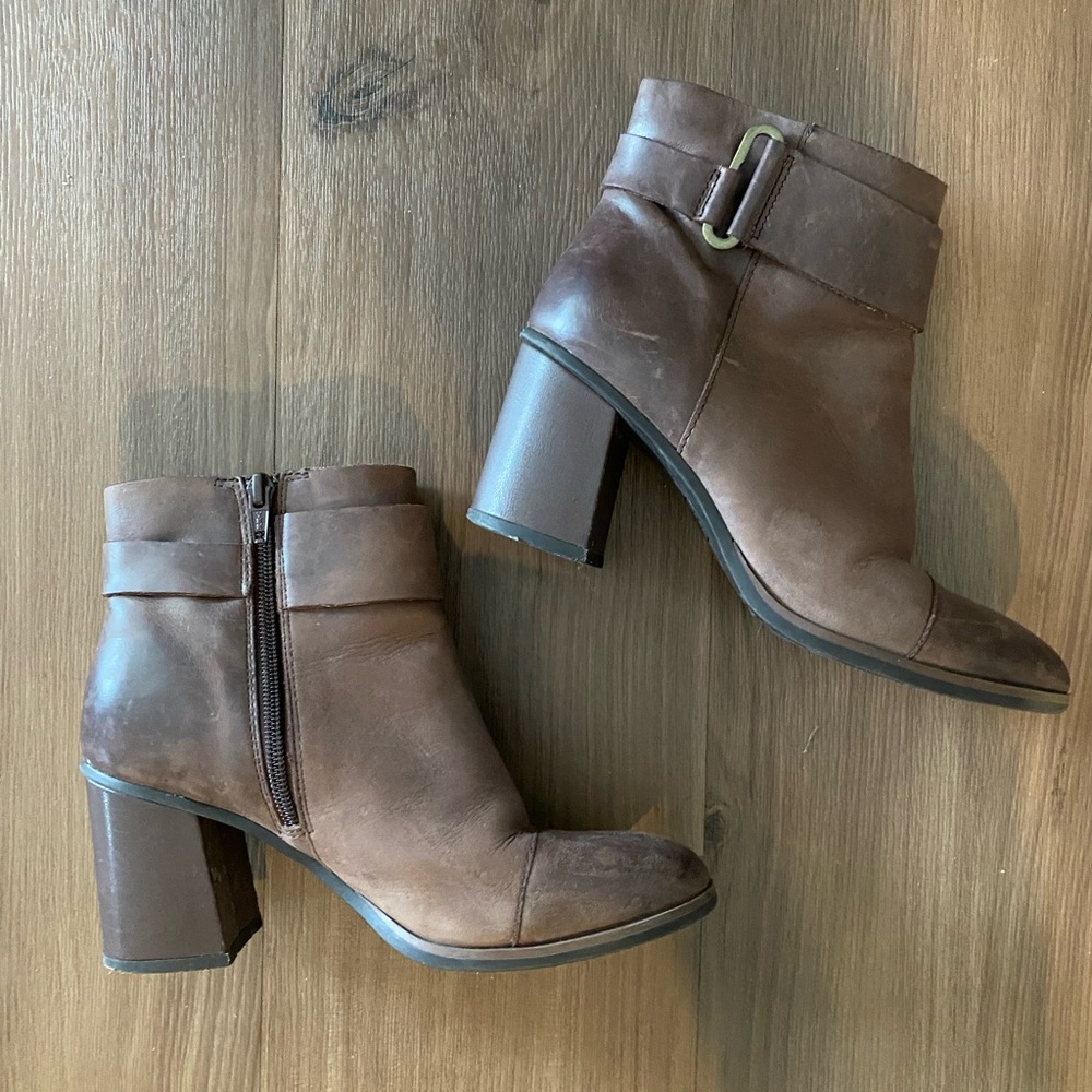 Korks Stacked Heel Leather Booties - Picture 3 of 7